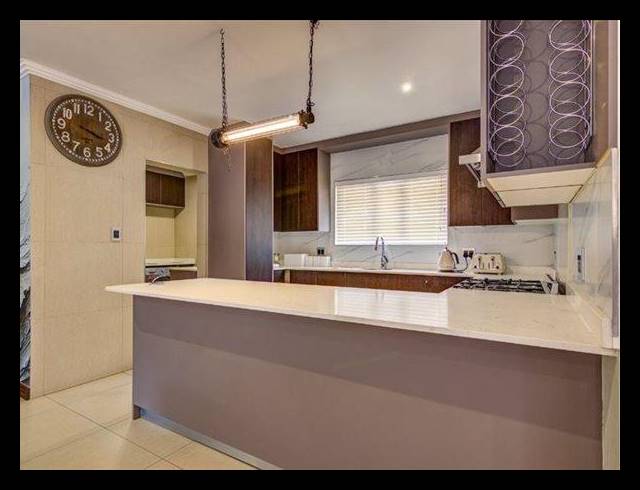 4 BEDROOM TOWNHOUSE FOR SALE IN BARTLETT